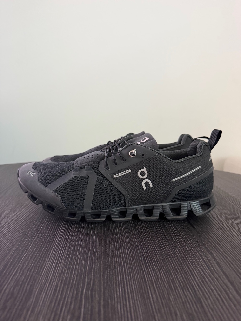 On Running Cloud Waterproof 5 Men’s Running Shoes - Black - Picture 2 of 7